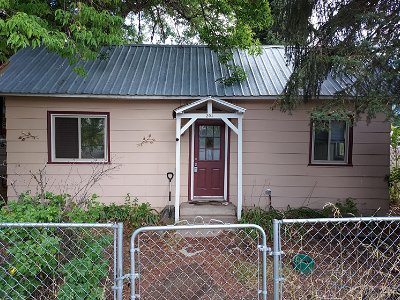 Single Family Home For Sale: 204 Main Street
